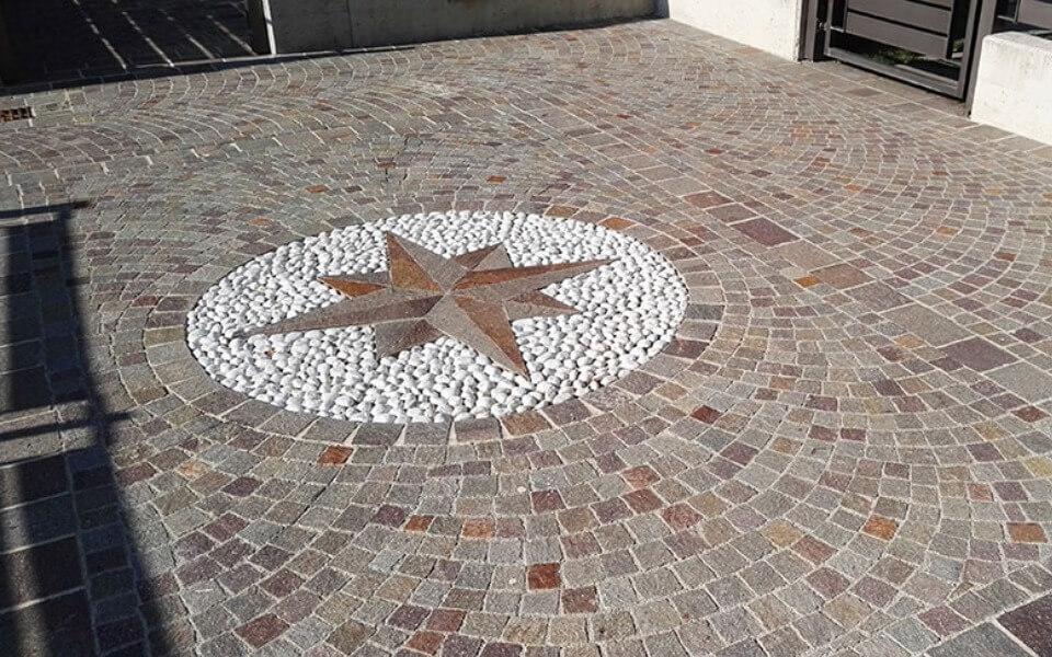 Pavimenti in pietra per esterni cortile in Porfido