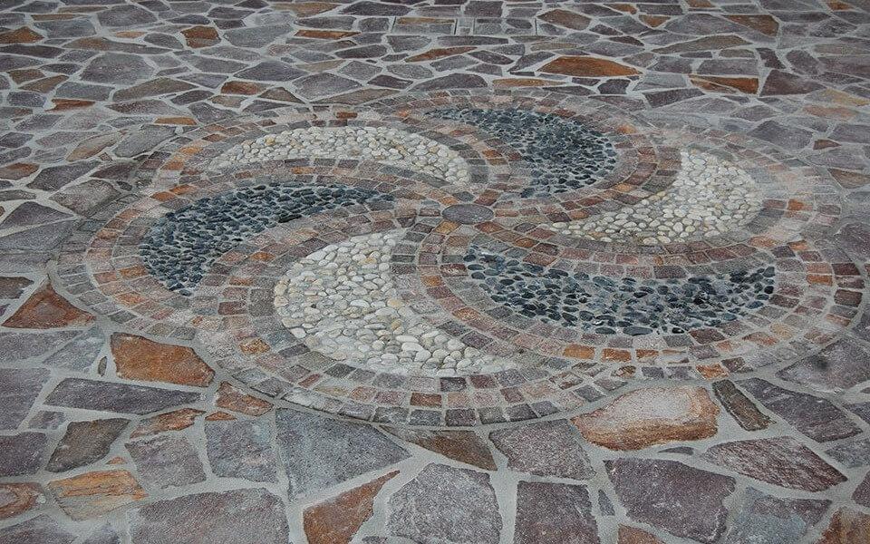 Pavimenti in pietra per esterni decorazione abitazione privata
