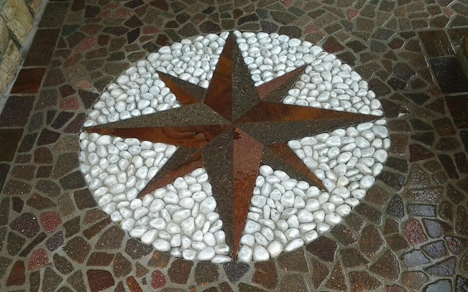 Pavimenti in pietra per esterni ingresso abitazione privata