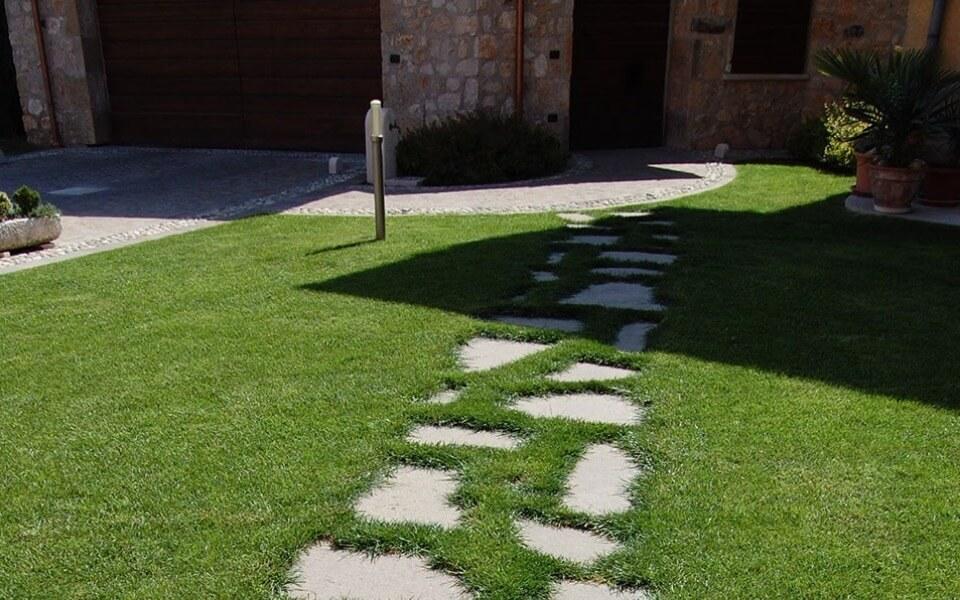 Pavimenti in pietra per esterni villa privata
