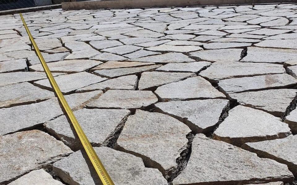Pavimenti in pietra per esterni viale abitazione privata