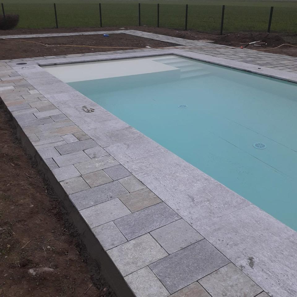 Pavimenti in pietra per piscine abitazione privata