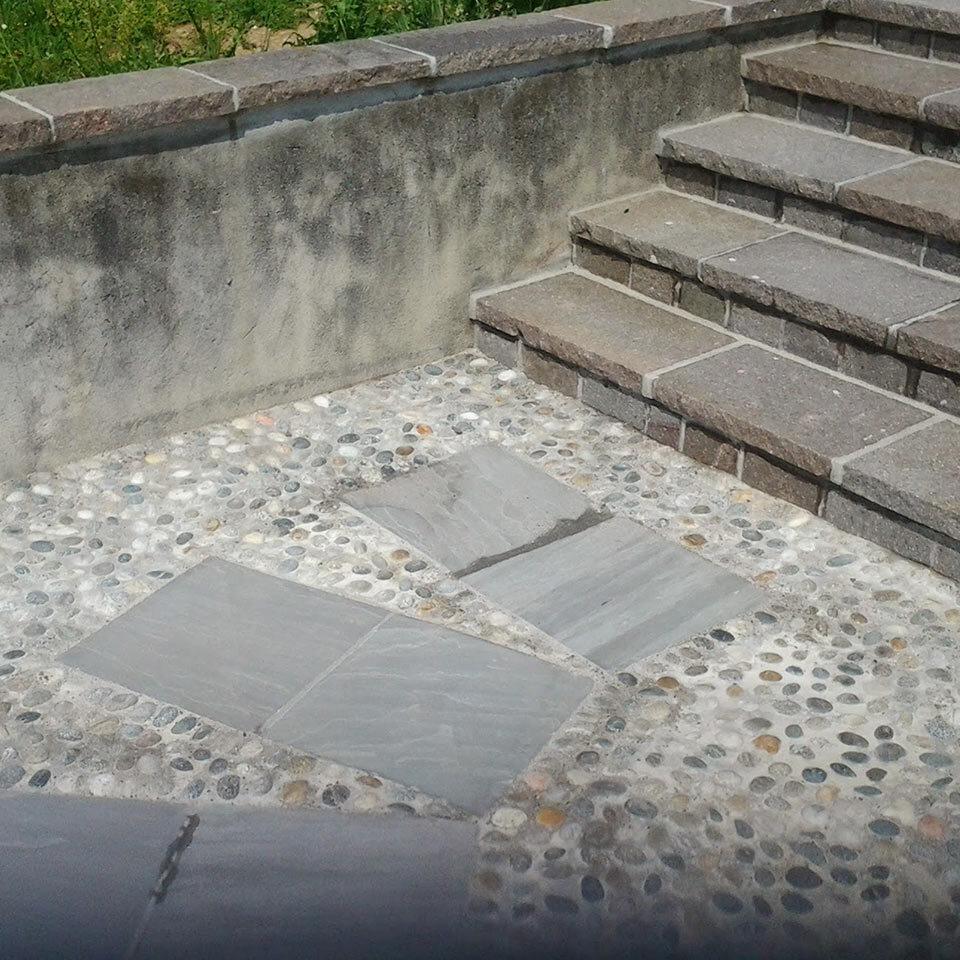 Pavimenti in pietra per esterni abitazione privata