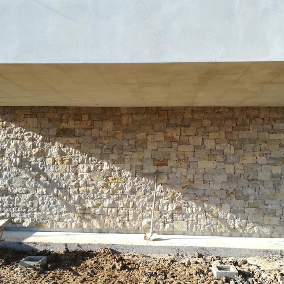 Rivestimenti in pietra per esterni villa privata
