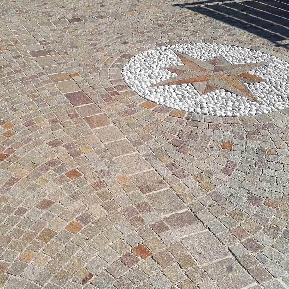 Pavimenti in pietra per esterni cortile in Porfido