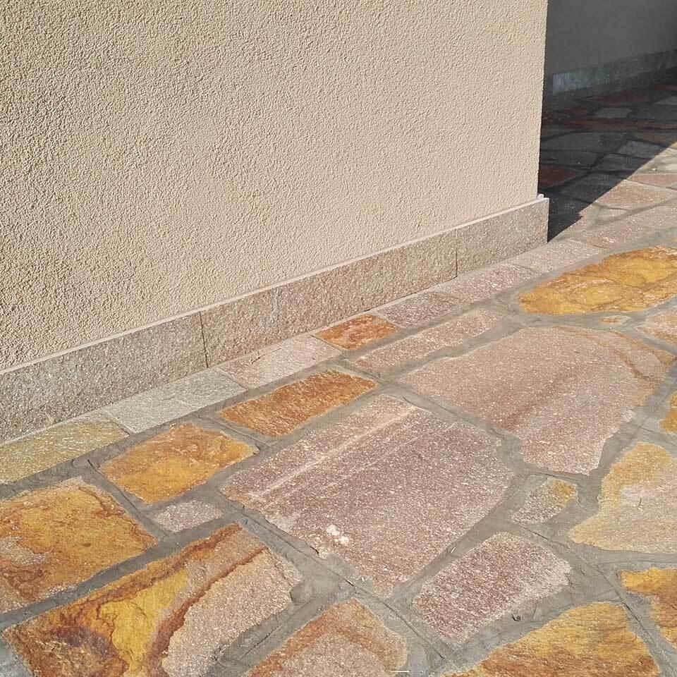 Pavimenti in pietra per esterni villa privata
