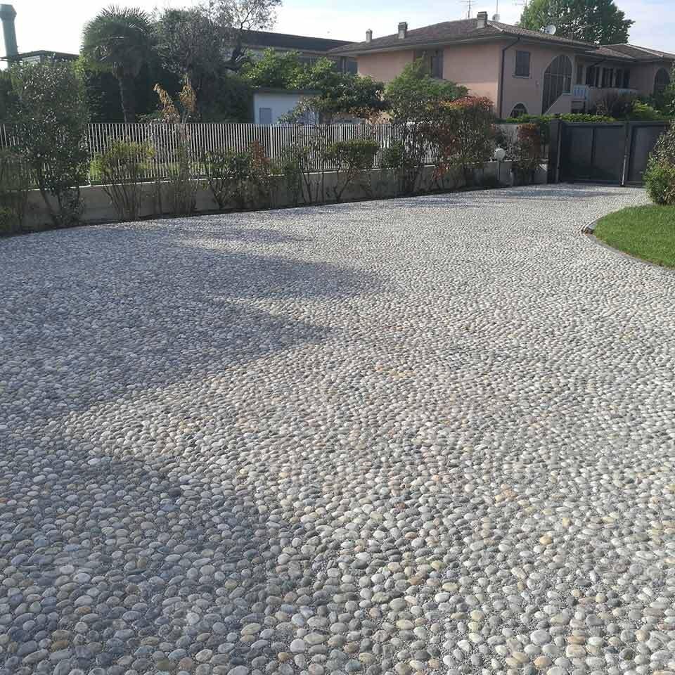 Pavimenti in pietra per esterni acciottolato villa privata