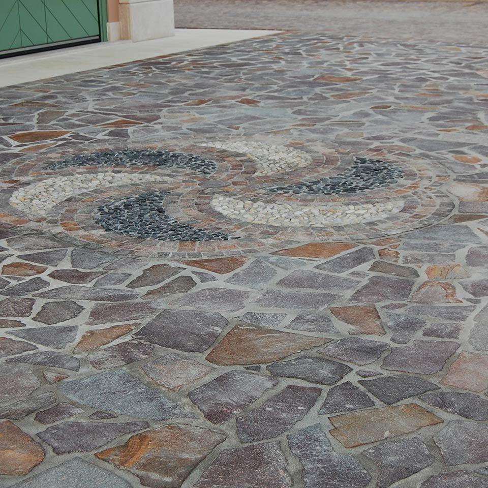 Pavimenti in pietra per esterni decorazione in ciottoli