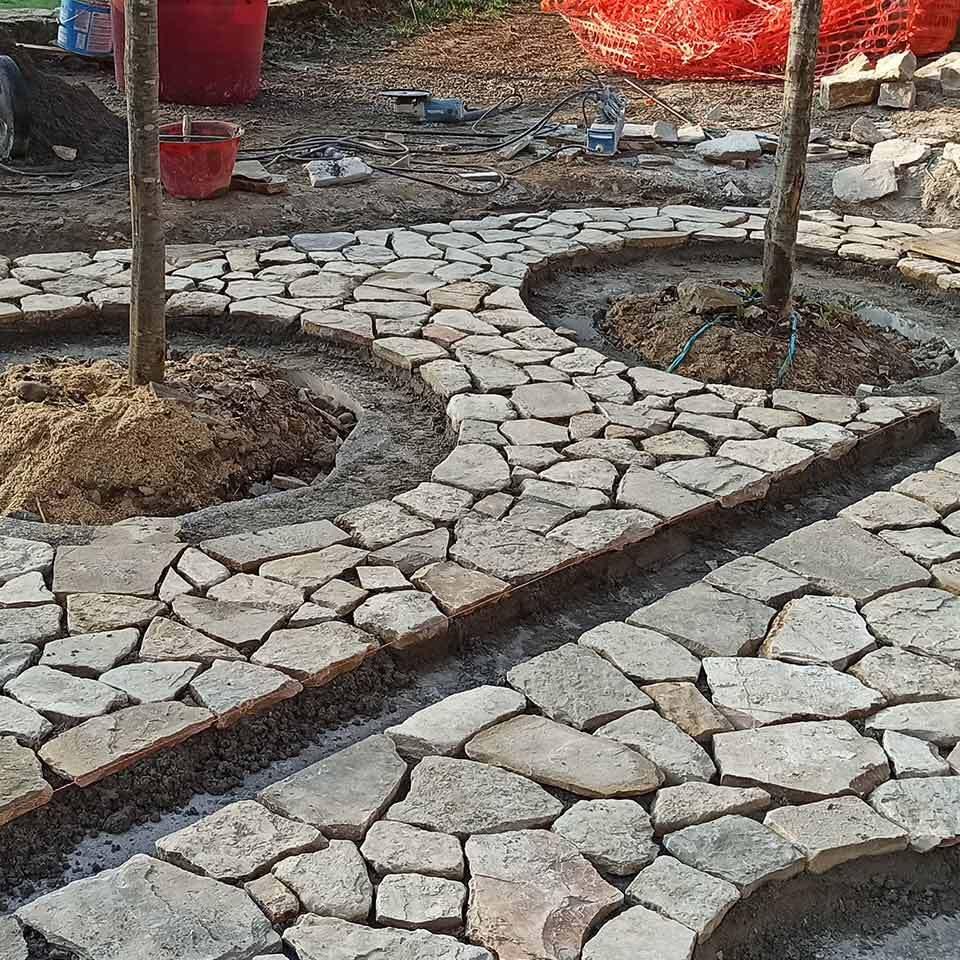 Pavimenti in pietra per esterni villa privata