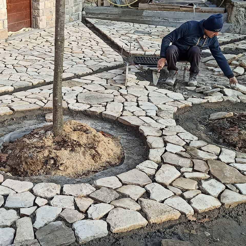 Pavimenti in pietra per esterni villa privata