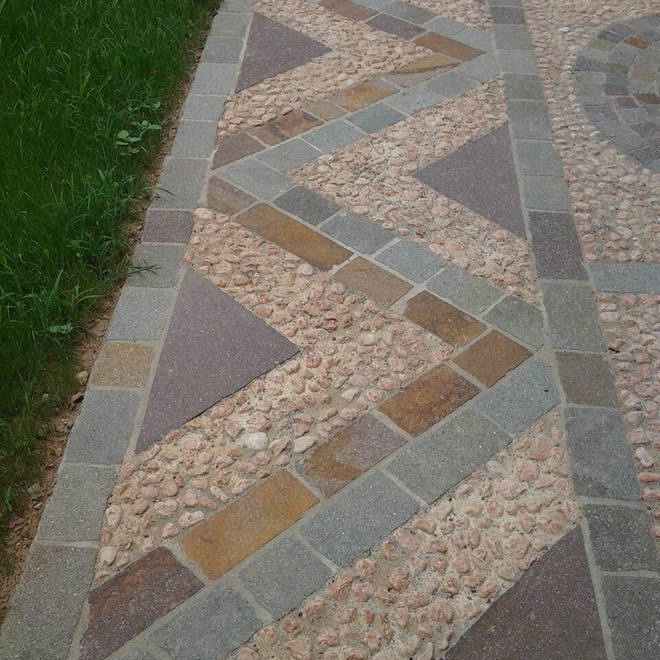 Pavimenti in pietra per esterni ingresso abitazione privata