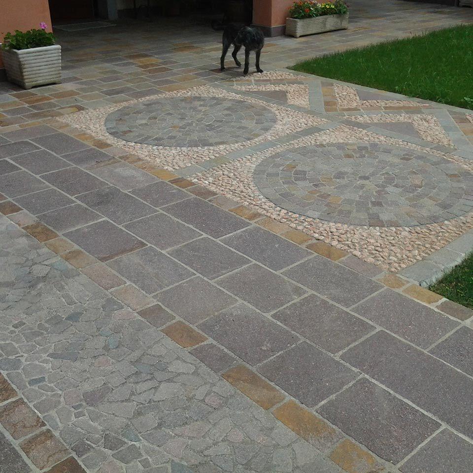 Pavimenti in pietra per esterni ingresso abitazione privata