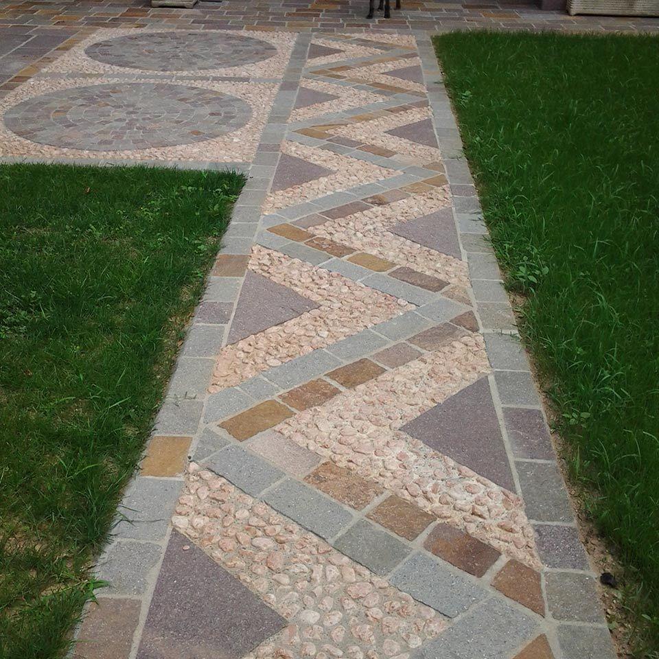 Pavimenti in pietra per esterni ingresso abitazione privata