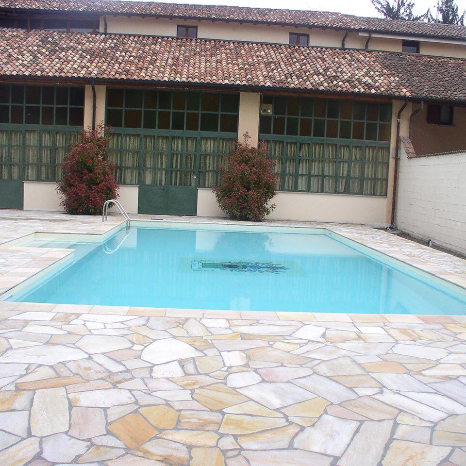 Pavimenti in pietra per esterni villa privata