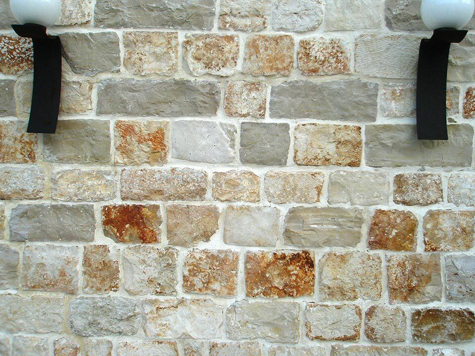 Rivestimenti in pietra per esterni residence