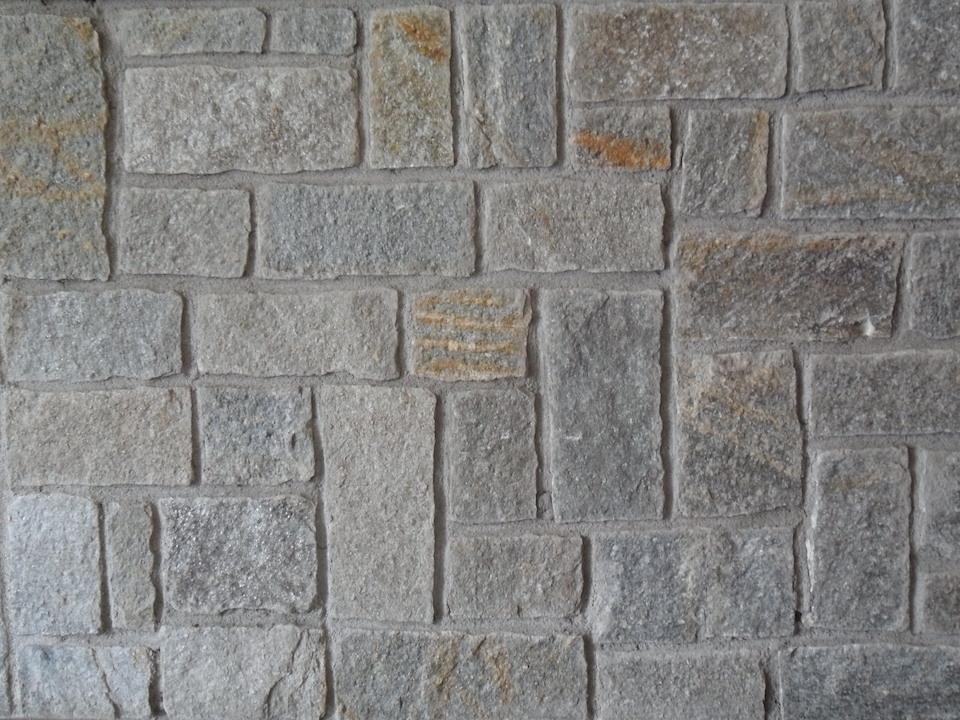 Rivestimenti in pietra per esterni villa privata